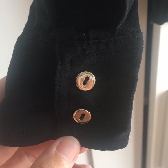 Aritzia blouse - Picture 2 of 5